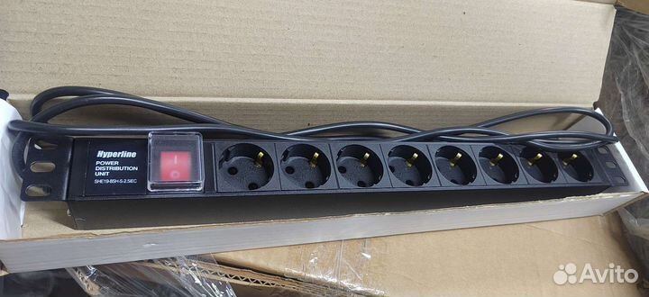 Блок розеток Hyperline SHE19-8SH-S-2.5IEC