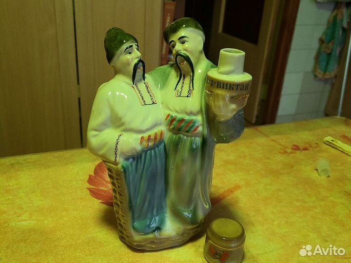 Графин, два кума