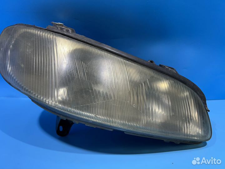 Фара правая для Opel Omega B