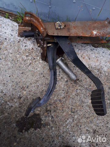 Главный цилиндр сцепления ауди 100 1978г.с педалям