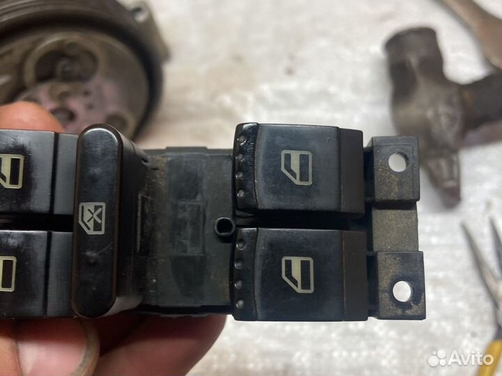 Блок управления стеклоподъемниками passat b5