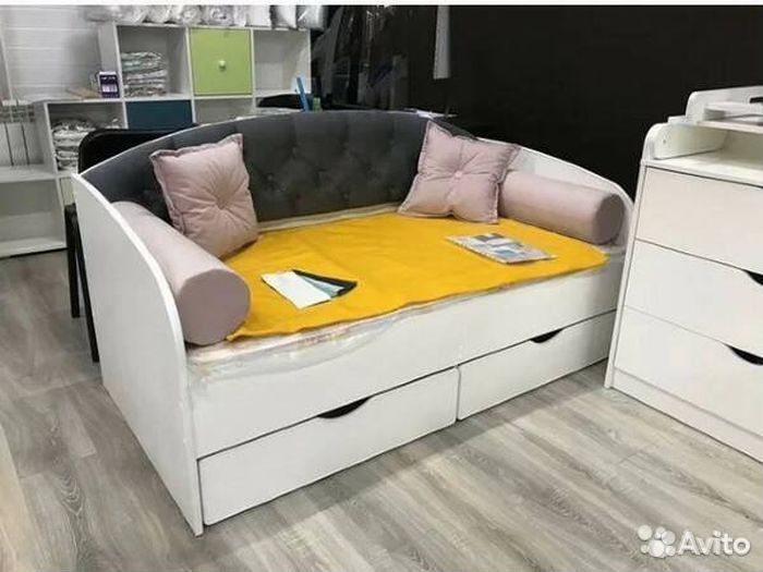 Кровать съёмный борт лдсп для малыша велюр