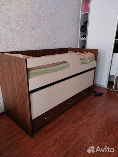 Двухъярусная кровать выдвижная бу