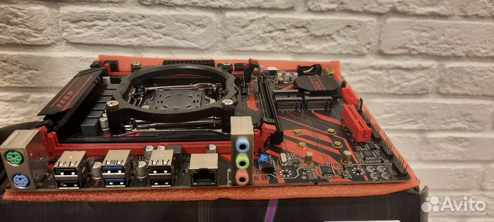 Материнская плата qiyida X99 Q4 с Xeon E5 2666v3