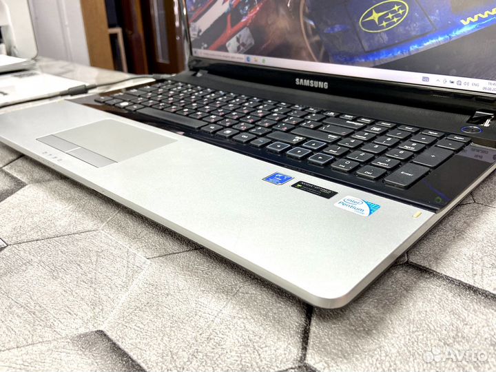 Ноутбук Samsung 17