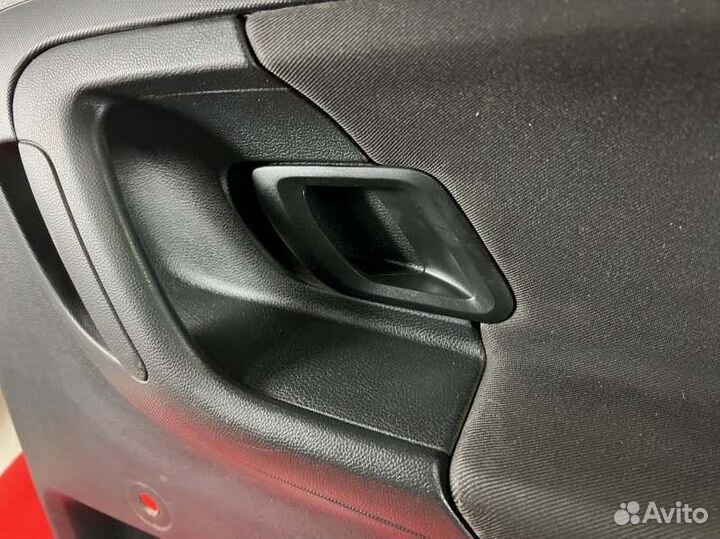 Обшивка двери задней правой Skoda Fabia 2 1.4 CGG