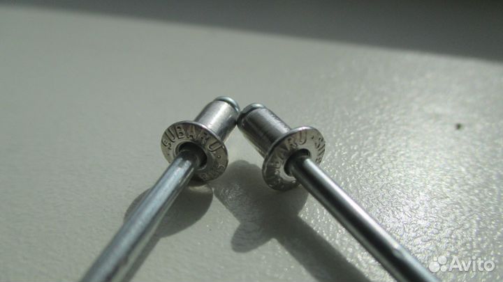 Заклепки vin номера Subaru Impreza,Forester,WRX,XV