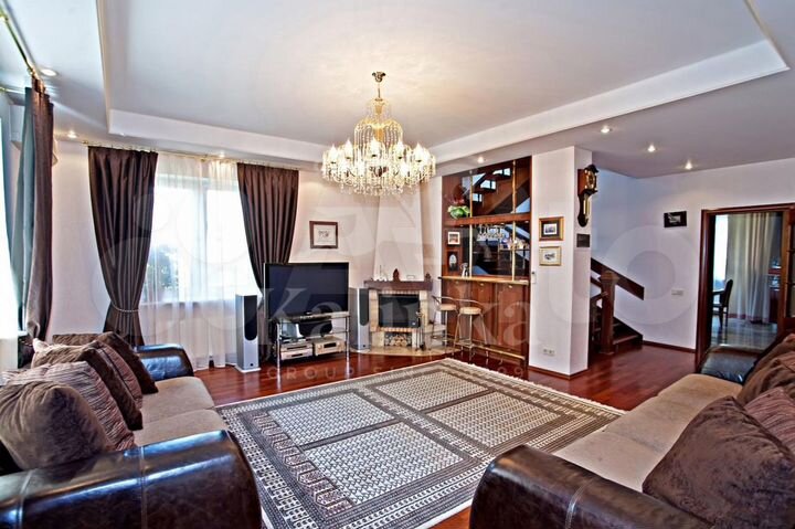 Дом 540 м² на участке 15,6 сот.