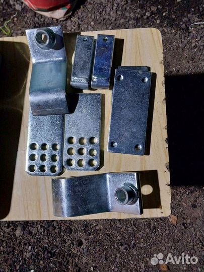 Кронштейны для дверей