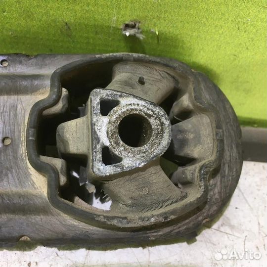 Опора двигателя задняя Рено Логан