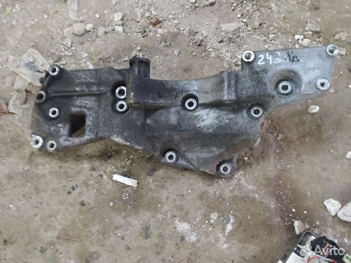 Кронштейн генератора Freelander 2