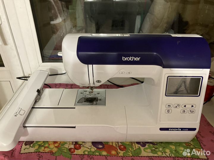 Вышивальная машинка Brother innov-IS F440E