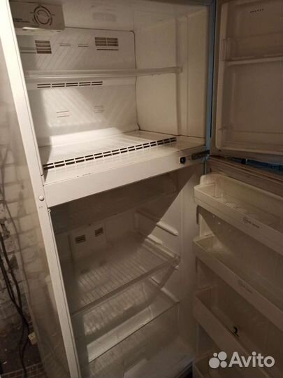 Продается холодильник Корея