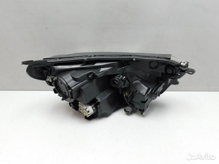 Фара левая Toyota RAV4