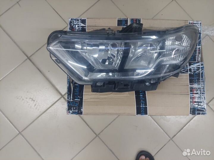 Продам фары niva travel