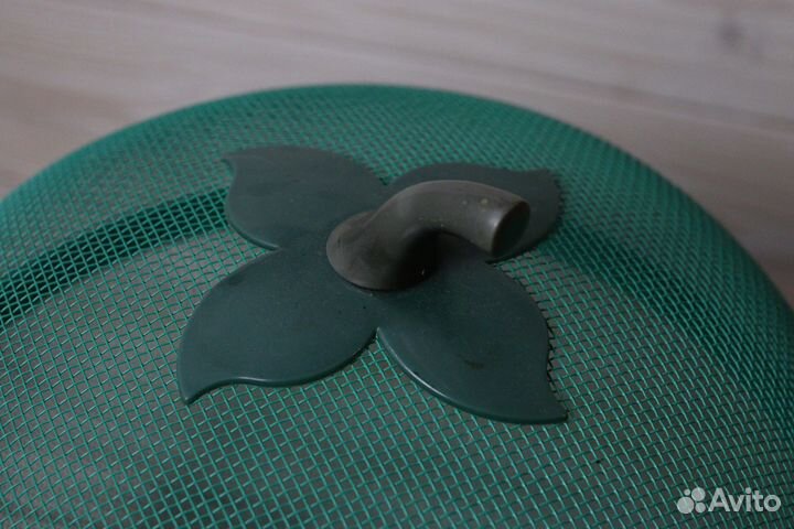 Фруктовница с защитной крышкой