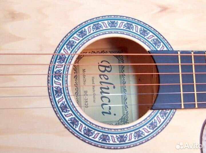 Акустическая гитара