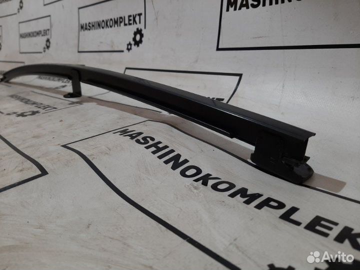 Перегородка окна задней двери Toyota Land Cruiser