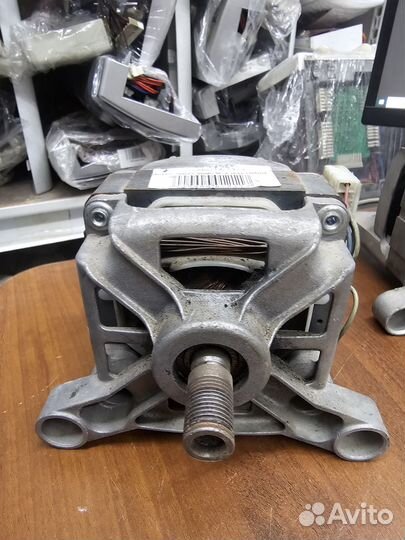 Двигатель Indesit arison mca38/64-148/ad8