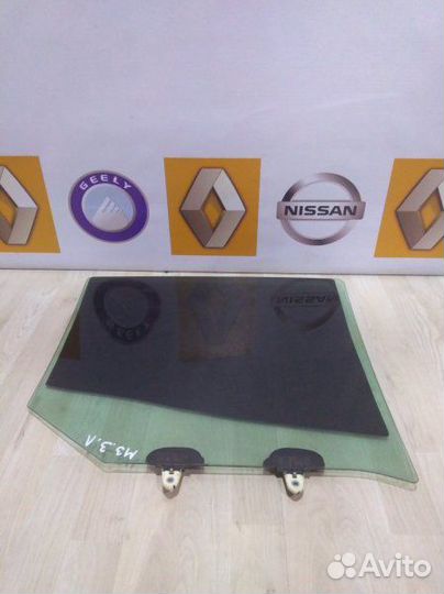 Стекло боковое двери Renault megane 3 Лев