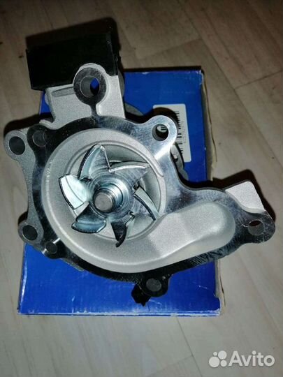 Насос водяной Mazda 626/323 с 92 года