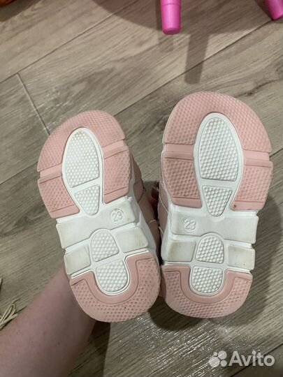 Кроссовки на девочку