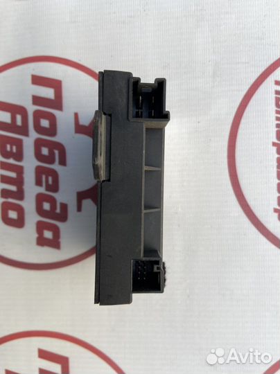 Блок управления бензонасосом mercedes benz w212