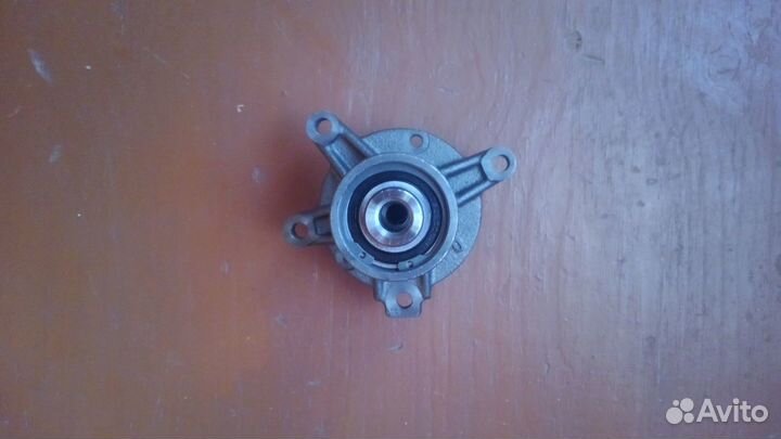 Насос охлаждения двигателя Мерседес -бенц