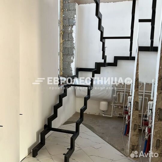 Лестница на металлокаркасе