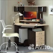 Компьютерный стол с надстройкой