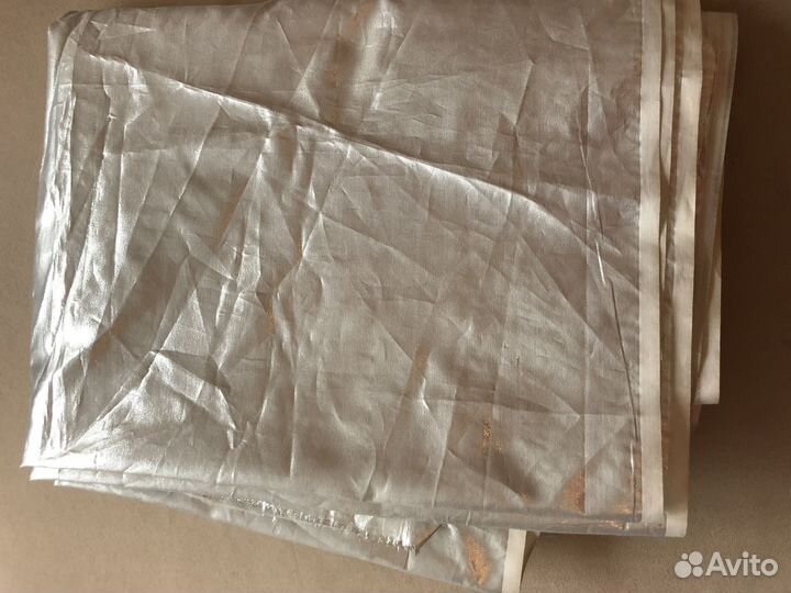 Материал для платья или костюма