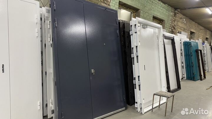 Дверь металлическая двустворчатая