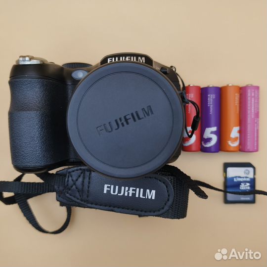 Цифровой фотоаппарат Fujifilm FinePix S2500HD