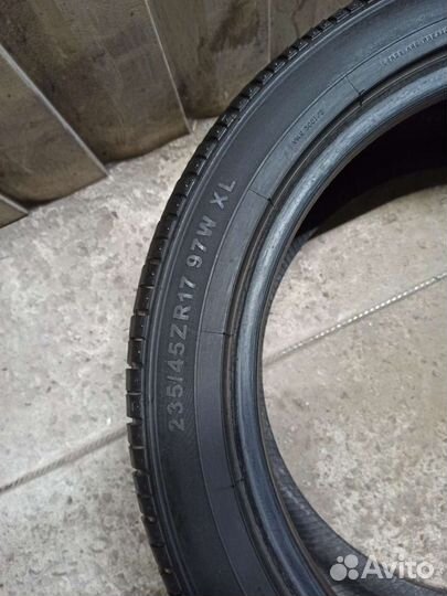 Regal Premium Comfort 235/45 R17