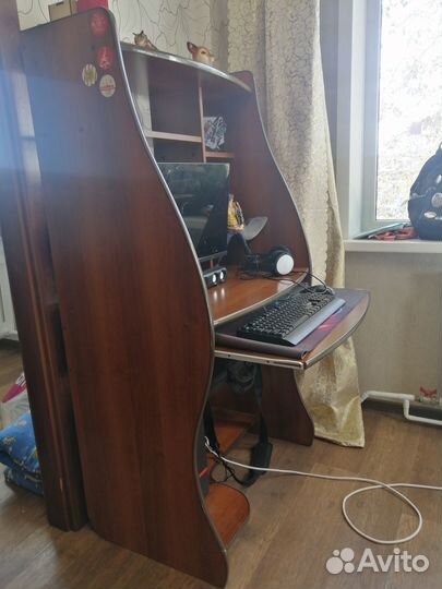 Компьютерный стол