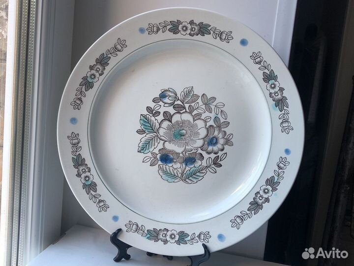 Посуда -СССР (блюдца,салатник, стопки)