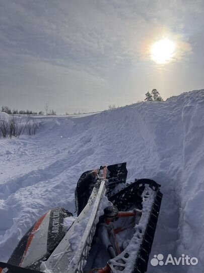 Снегоход Arctic Cat m8