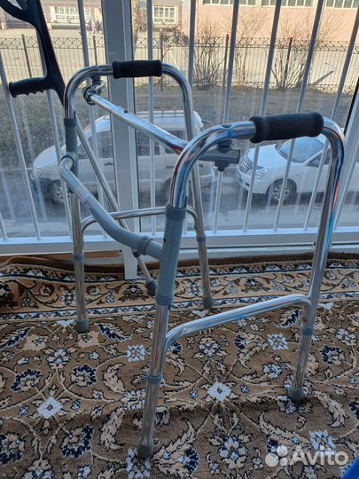 Ходунки для взрослых инвалидов