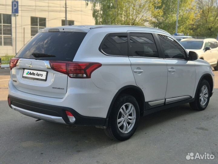 Mitsubishi Outlander 2.0 CVT, 2015, 130 000 км