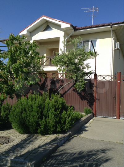 Комната 25 м² в 4-к., 1/2 эт.