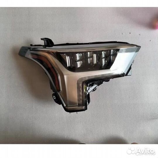 Под заказ Фары Toyota Tundra 2021-2024