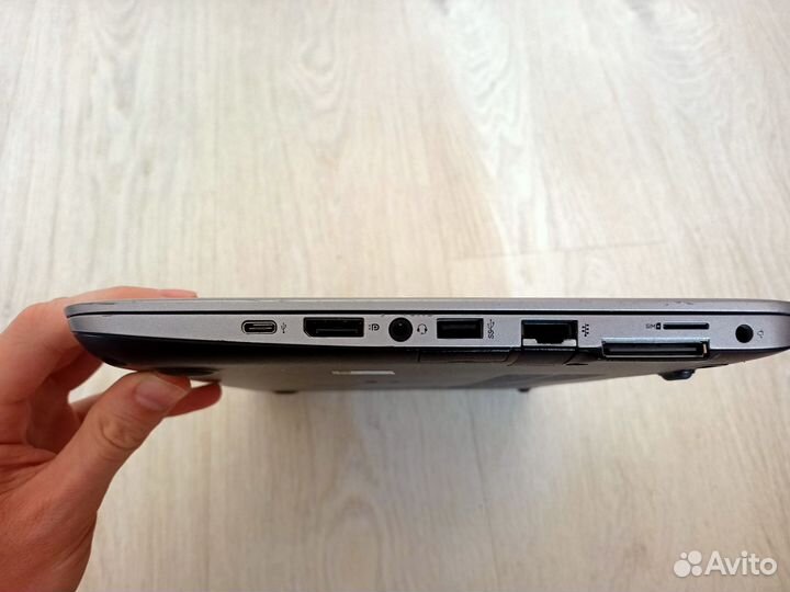 Лёгкий ноутбук HP Elitebook 820 G3