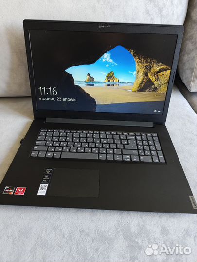 Lenovo 17,3