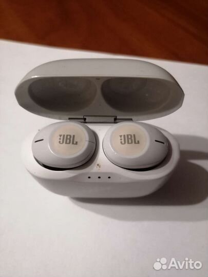 Беспроводные наушники jbl