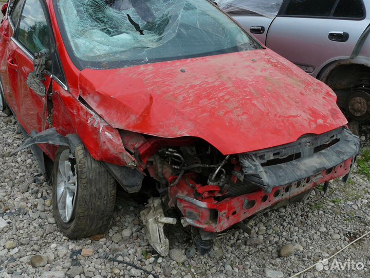 Кузовные запчасти для Ford Focus 3 1,6л АКПП 2014г