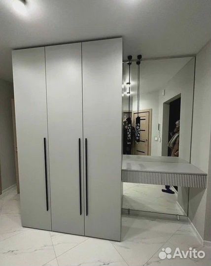 Шкаф распашной на заказ