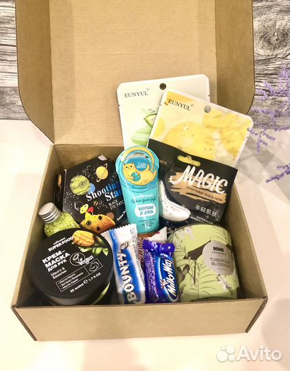 Подарочный набор бокс девушке, женщине 8 марта