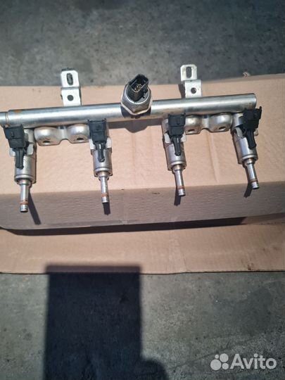 Топливная рампа с форсунками EP6CDT