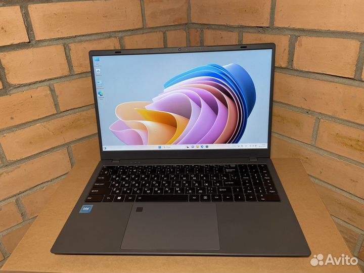 Мощнейший новый ноутбук 4ядра/16GB/256GB/IPS FHD
