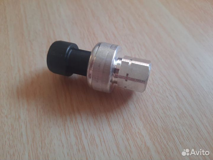 Датчик давления кондиционера GM /Renault